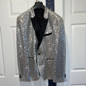 This is a complete WOW Dinner Jacket.